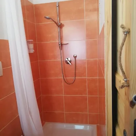 L'arco Alloggio per agriturismo *